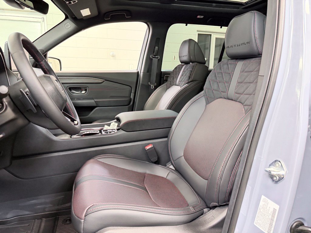 New 2026 Honda Pilot Black Edition image 17