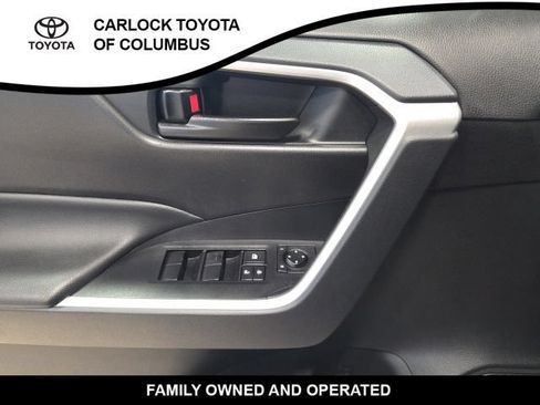 Used 2021 Toyota RAV4 LE AWD/4WD image 12