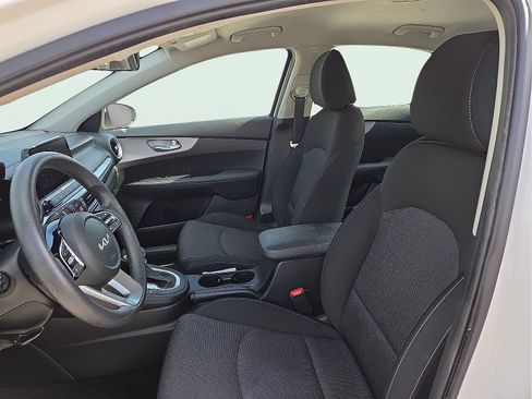 Used 2024 Kia Forte LXS w/ LXS Technology Package FWD image 12
