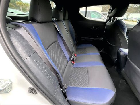 Used 2020 Toyota C-HR XLE image 19