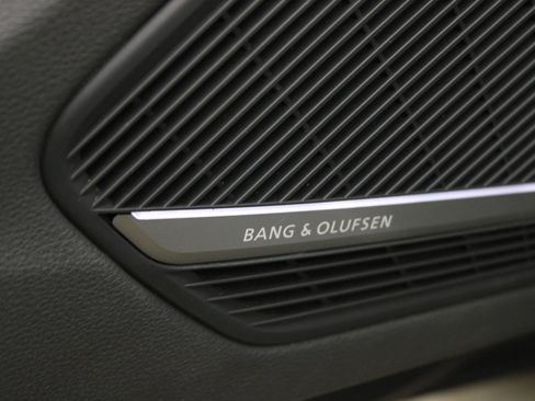 Used 2018 Audi A4 2.0T Ultra Premium Plus w/ Premium Plus Package image 27