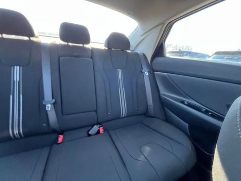 Used 2025 Hyundai Elantra SEL image 36