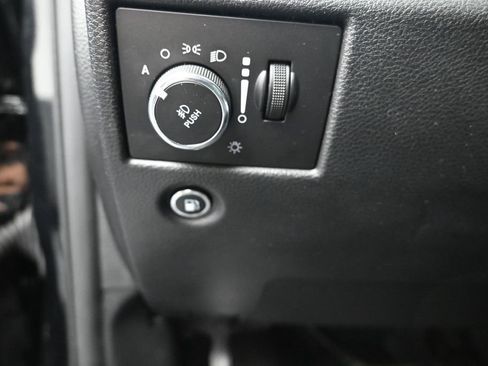 Used 2020 Jeep Grand Cherokee Altitude AWD/4WD image 12
