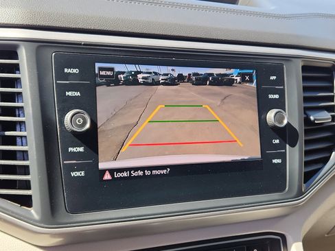 Used 2021 Volkswagen Atlas SE w/ Panoramic Sunroof Package image 14