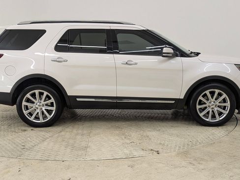 Used 2017 Ford Explorer Limited w/ Equipment Group 301A image 8