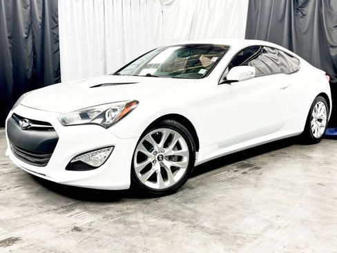 Used 2016 Hyundai Genesis 3.8 image 1