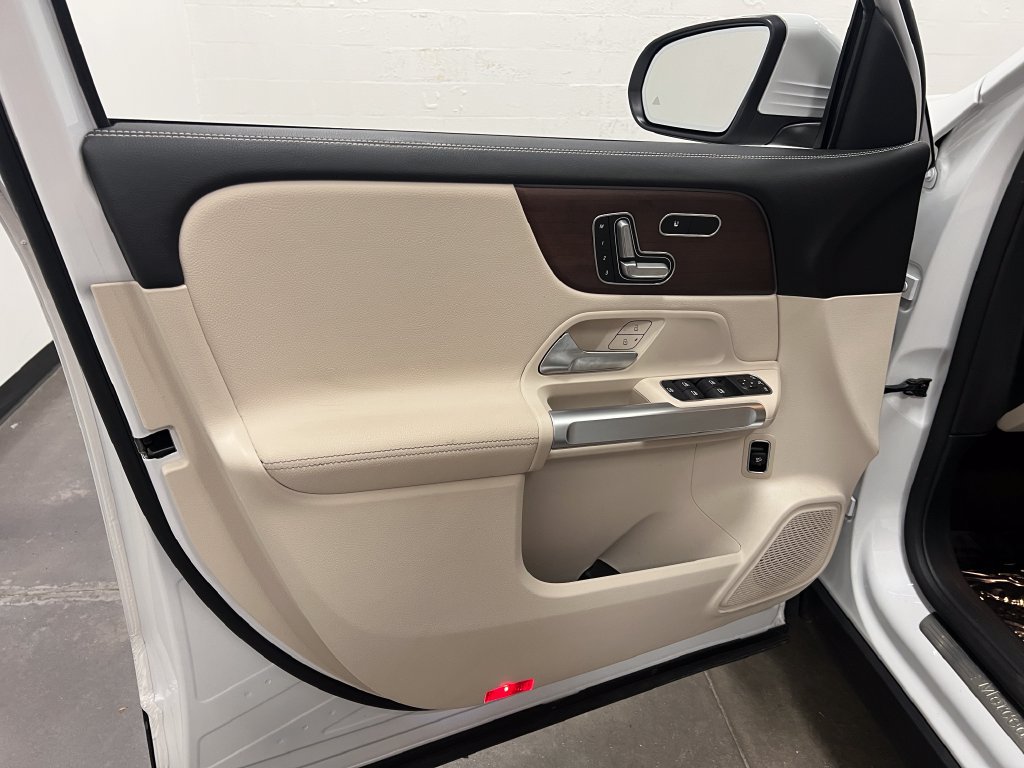 Used 2023 Mercedes-Benz GLB 250 4MATIC image 10