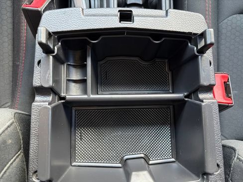 Used 2018 Jeep Wrangler Unlimited Rubicon AWD/4WD image 41