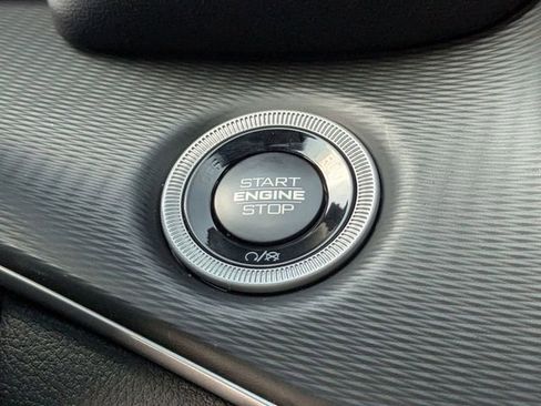 New 2025 Jeep Grand Cherokee L Altitude image 24