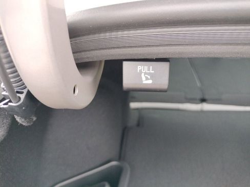 Used 2025 Hyundai Elantra Limited FWD image 39