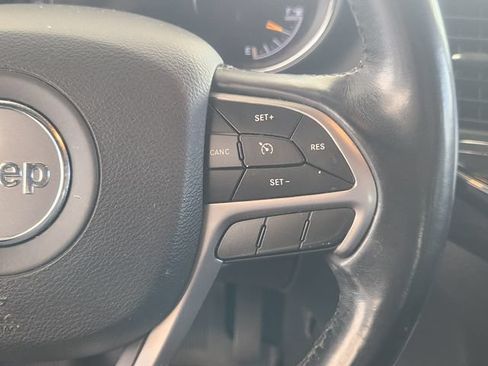 Used 2020 Jeep Grand Cherokee Altitude RWD image 29