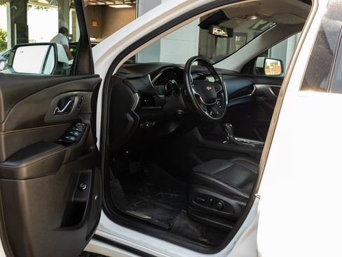 Used 2019 Chevrolet Traverse Premier w/ LPO, Floor Liner Package AWD/4WD image 37