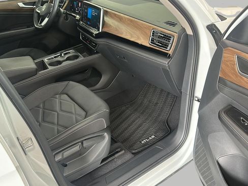 Used 2026 Volkswagen Atlas SE AWD/4WD image 10