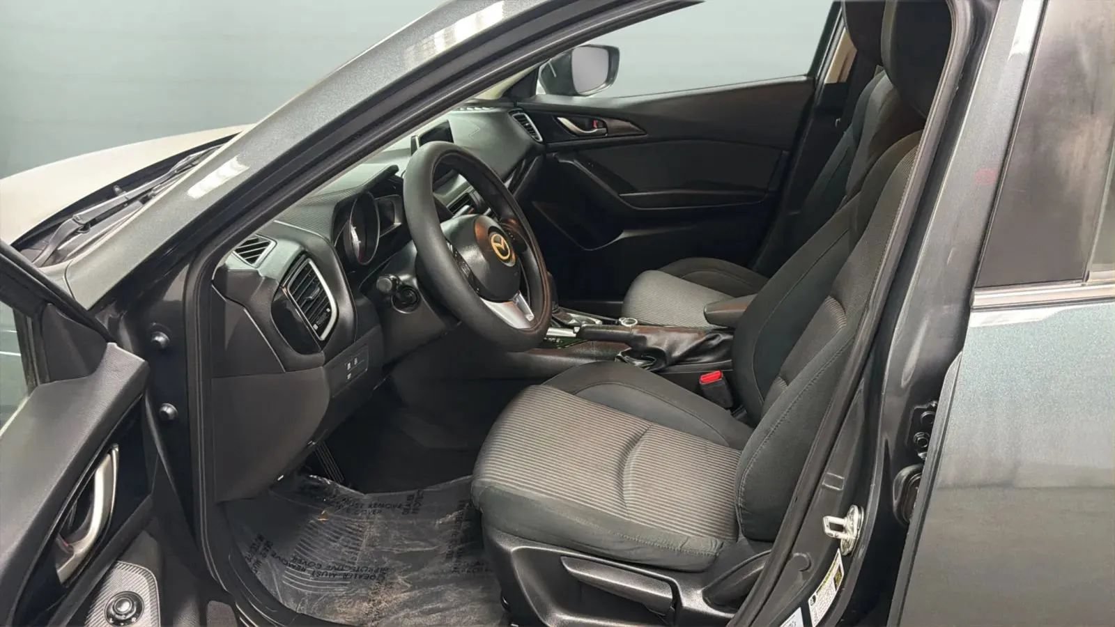 Used 2016 MAZDA MAZDA3 i Sport w/ Preferred Equipment Package FWD image 21