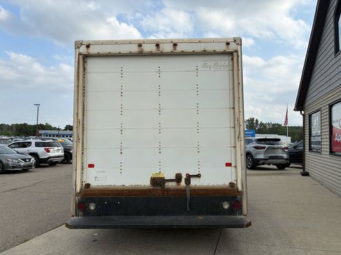 Used 2017 Chevrolet Express 3500 RWD image 6
