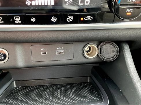 Used 2023 Nissan Rogue SV FWD image 19