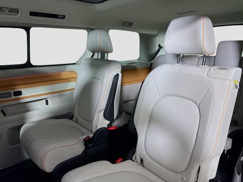 New 2025 Volkswagen ID. Buzz Pro S Plus image 25