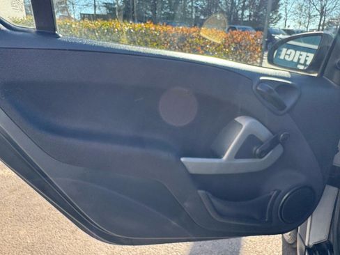 Used 2013 smart fortwo passion image 12