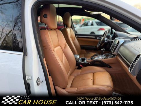 Used 2017 Porsche Cayenne S image 22