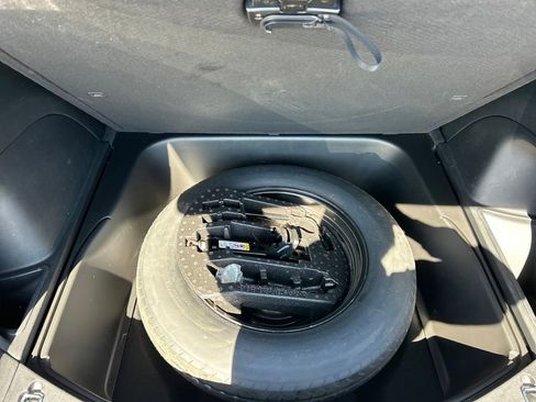 Used 2022 Jeep Grand Cherokee Limited image 36