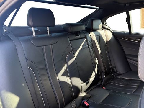 Used 2017 BMW 540i xDrive image 18