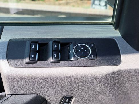 Used 2019 Ford F250 XL w/ Power Equipment Group AWD/4WD image 17