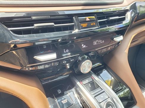 Certified 2025 Acura MDX FWD w/ Technology Package image 31