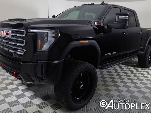 Used 2025 GMC Sierra 2500 AT4 w/ AT4 Premium Plus Package AWD/4WD image 11