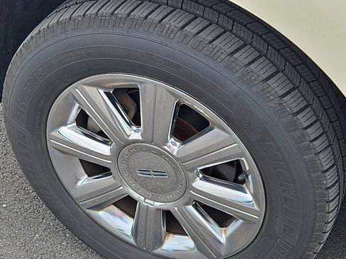 Used 2008 Lincoln MKX AWD image 5