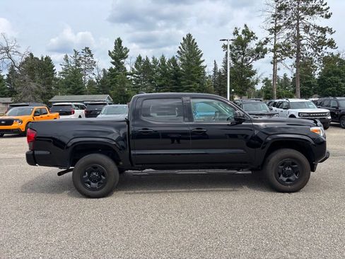 Used 2023 Toyota Tacoma SR AWD/4WD image 2