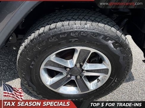 Used 2019 Jeep Wrangler Unlimited Sahara AWD/4WD image 11