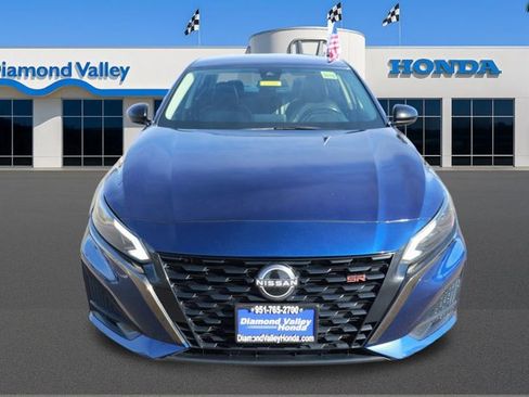 Used 2023 Nissan Altima 2.5 SR image 2