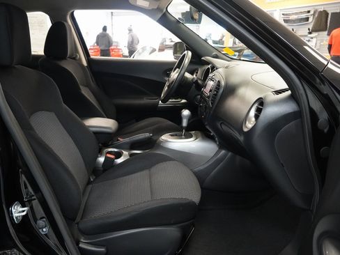 Used 2016 Nissan Juke S image 32