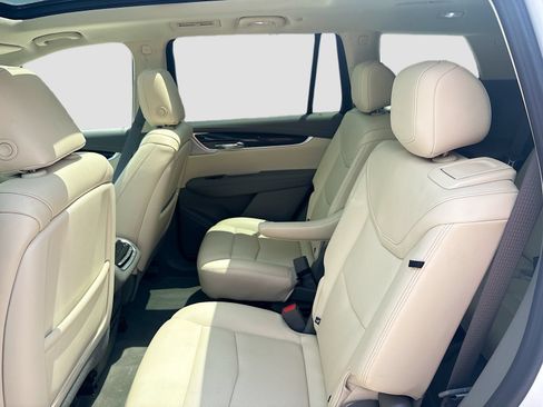 Used 2024 Cadillac XT6 Premium Luxury w/ Technology Package FWD image 26