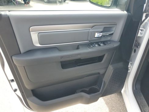 Used 2024 RAM 1500 Classic SLT AWD/4WD image 8