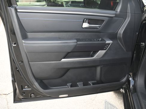 Used 2023 Toyota Tundra Platinum image 10