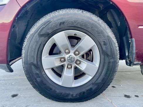 Used 2017 RAM 1500 Express image 9