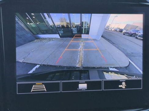 Used 2021 Chevrolet Traverse LT w/ LPO, Floor Liner Package image 29