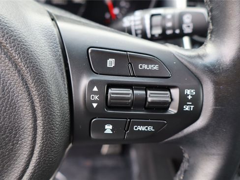 Used 2018 Kia Sorento SX image 18