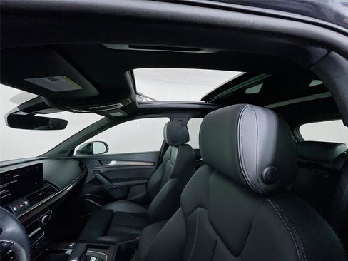 Used 2025 Audi Q5 e Premium Plus w/ Premium Plus Package image 12