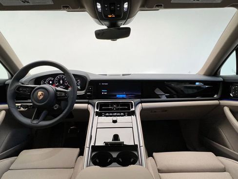 Used 2026 Porsche Panamera RWD image 6