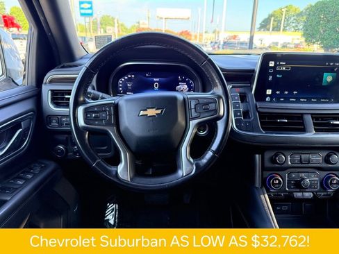 Used 2022 Chevrolet Suburban LT RWD image 12