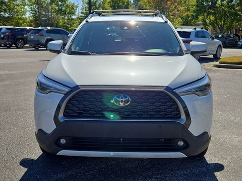 Used 2022 Toyota Corolla Cross XLE w/ Convenience Package image 2