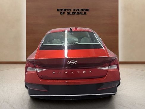 Used 2025 Hyundai Elantra SEL FWD image 5