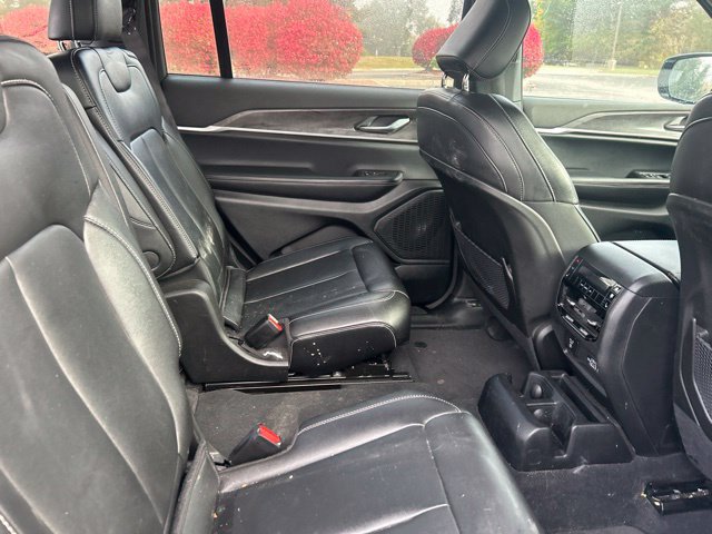 Used 2024 Jeep Grand Cherokee L Limited AWD/4WD image 8