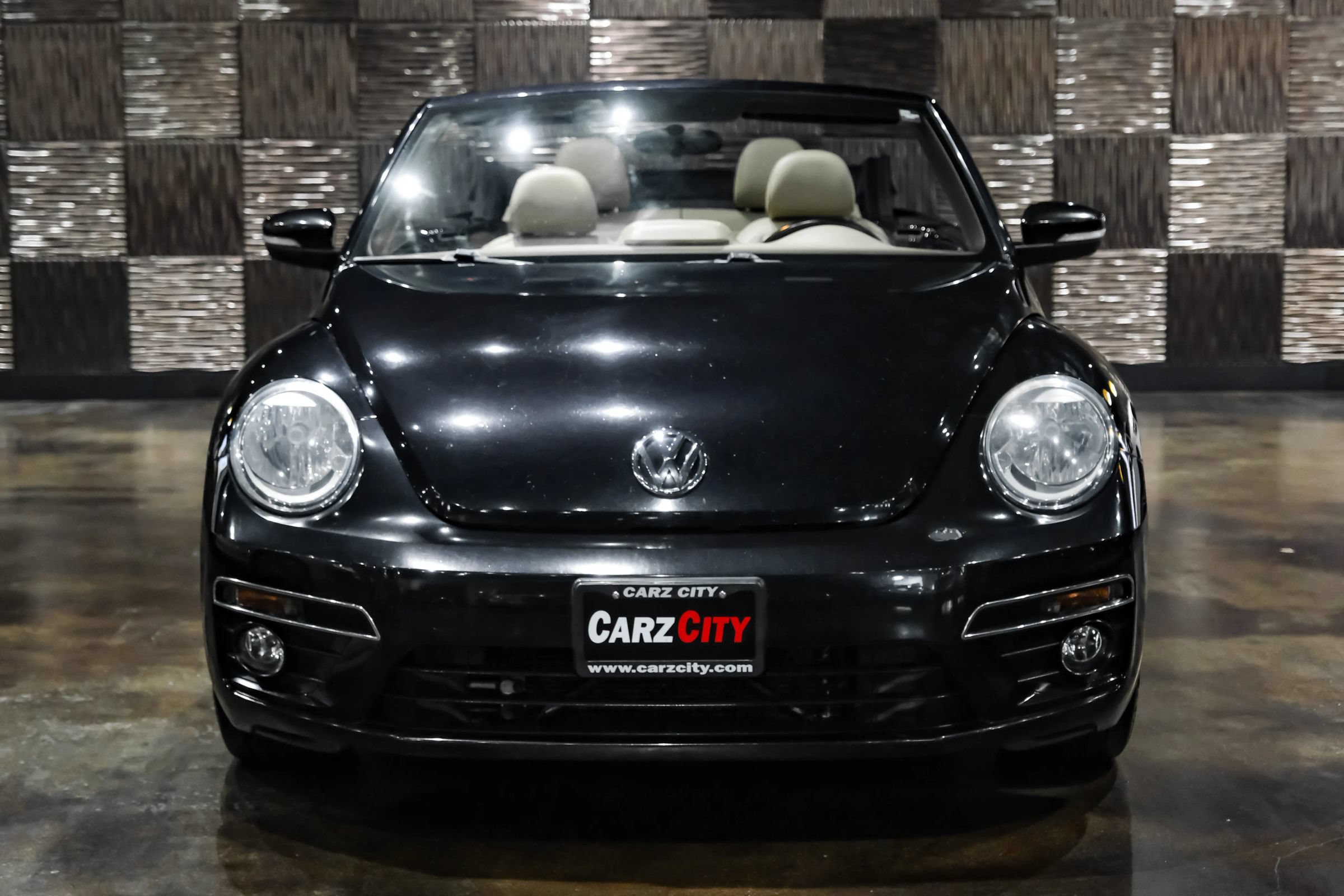 Used 2013 Volkswagen Beetle 2.0T FWD image 7