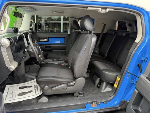 Used 2007 Toyota FJ Cruiser 4WD image 12