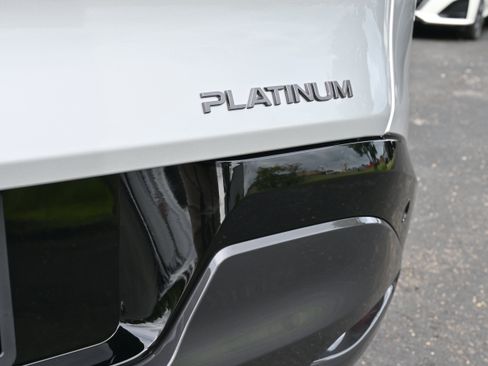 New 2025 Nissan Murano Platinum w/ Cargo Package AWD/4WD image 9