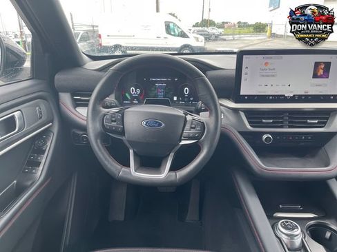 Used 2025 Ford Explorer ST-Line w/ ST-Line Street Pack AWD/4WD image 13