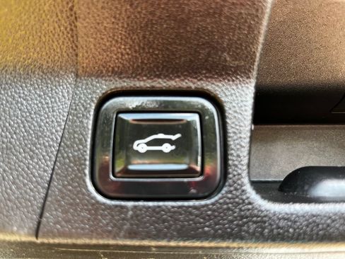 Used 2019 GMC Acadia SLT AWD/4WD image 29